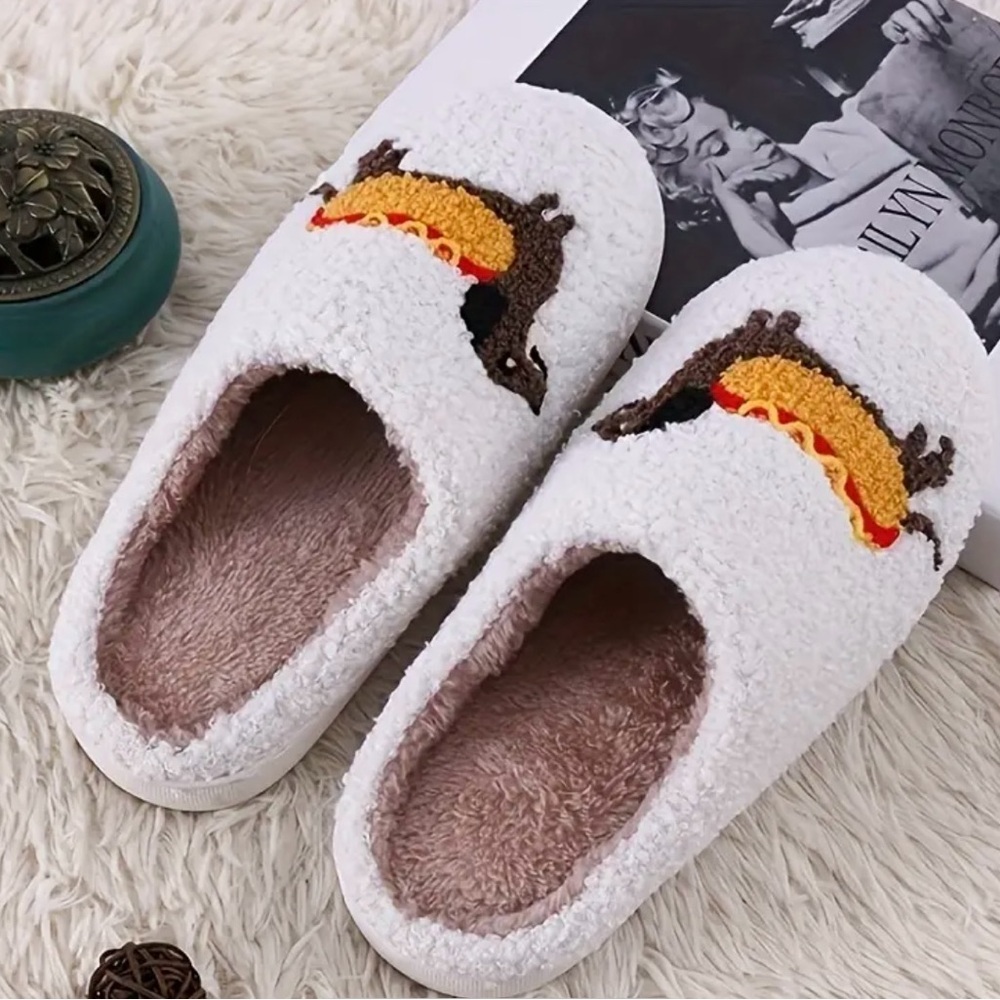 Cozy White Women’s Slippers with Hot Dog Doxie Design. Size 9.5-10 - Picture 3 of 3